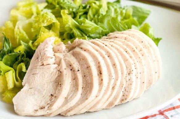 Boiled chicken meat is high in protein and is ideal for the Japanese diet. 